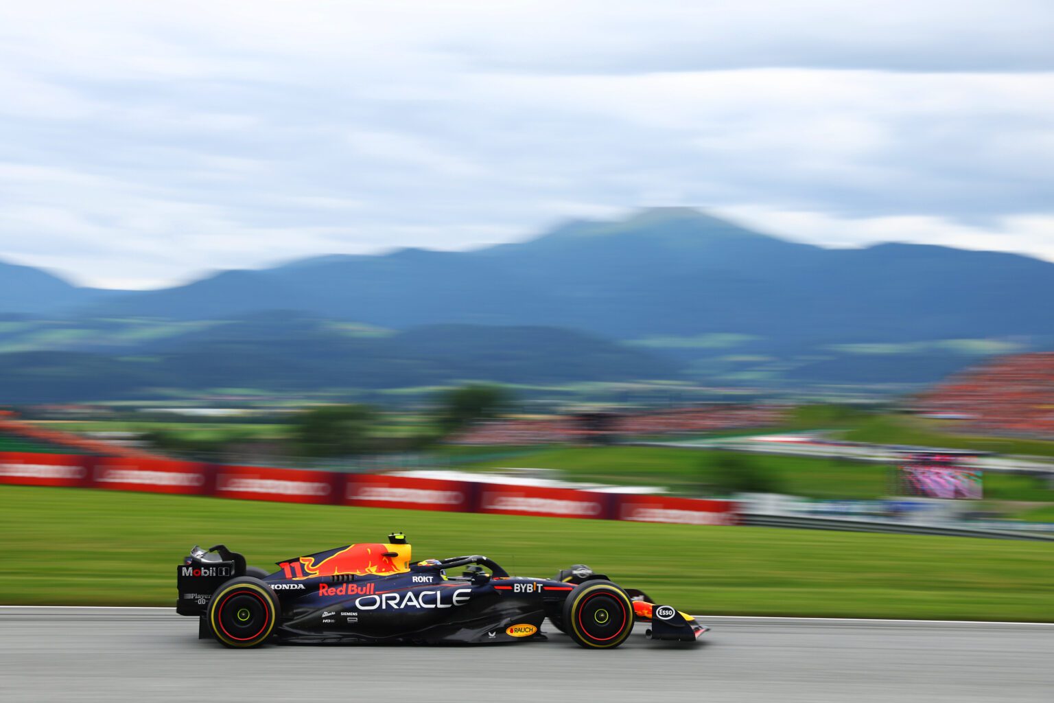 Sergio Pérez Red Bull RB19