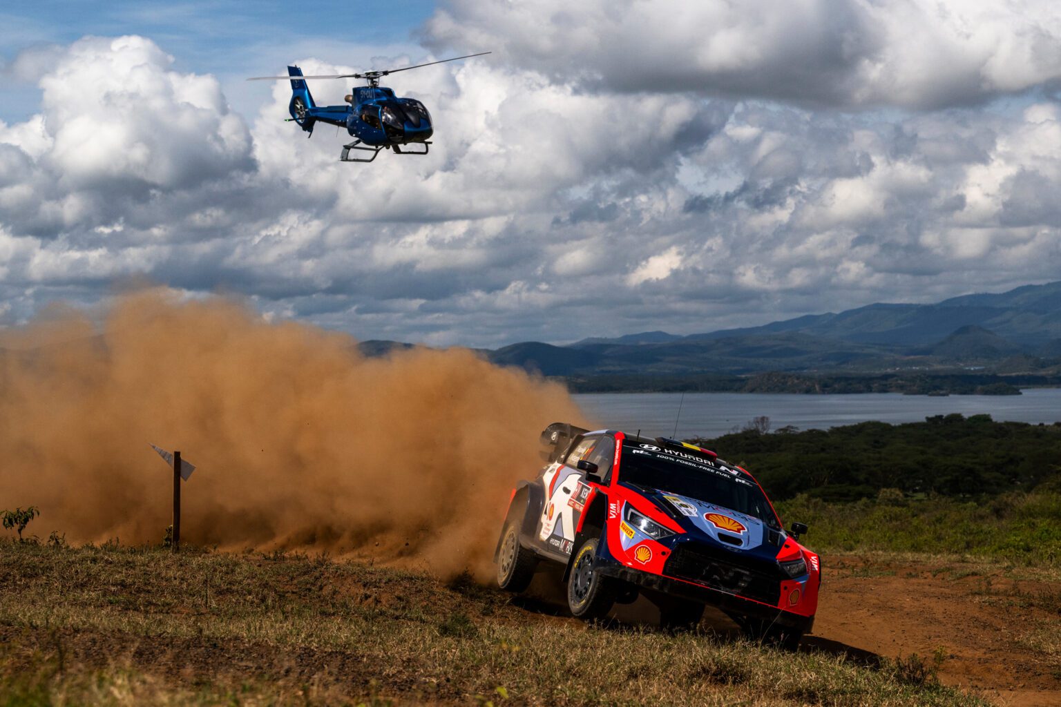 Thierry Neuville (BEL) y Martijn Wydaeghe (BEL) HYUNDAI SHELL MOBIS WORLD RALLY TEAM