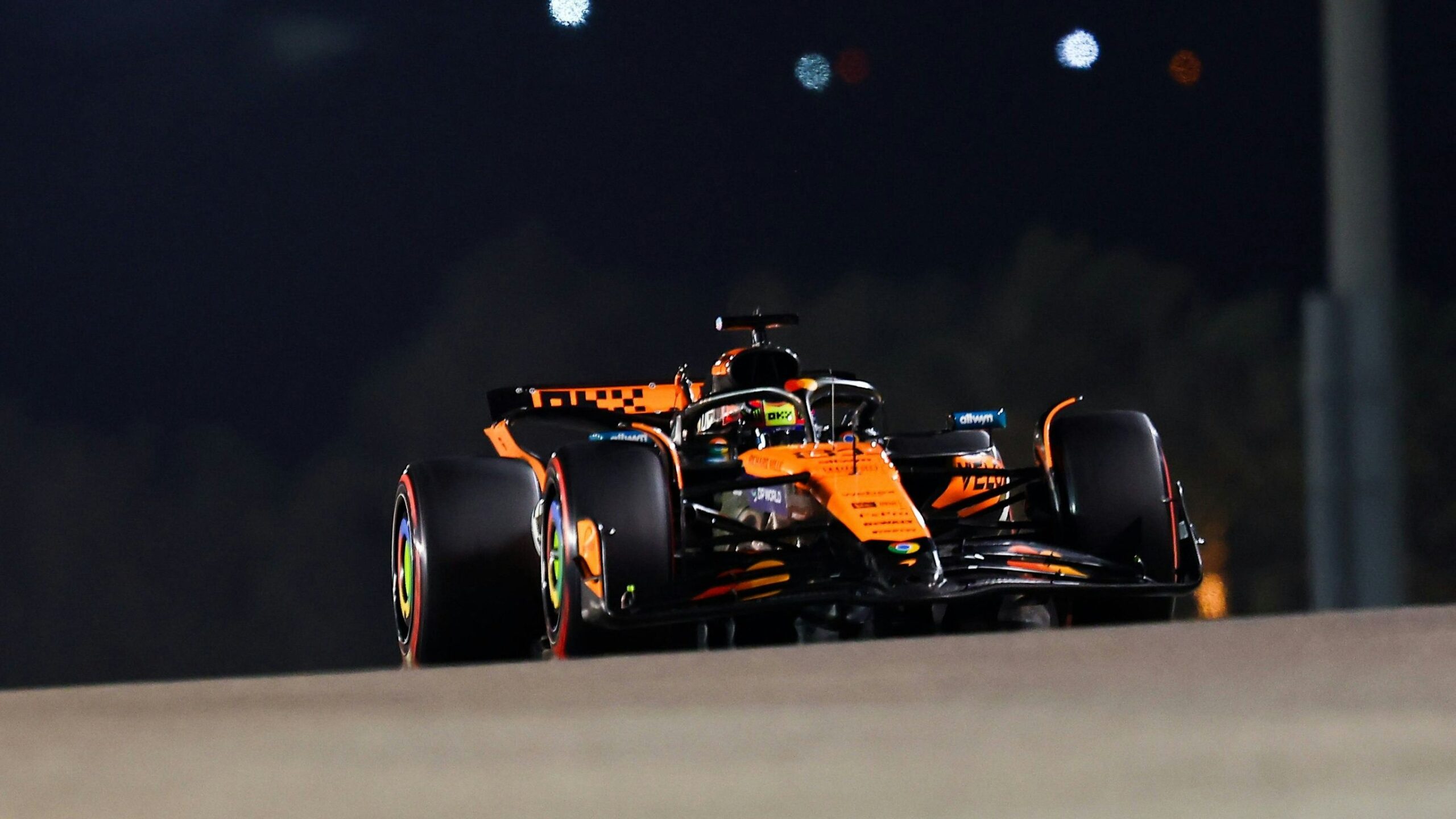 Oscar Piastri - McLaren MCL39 Formula 1 Tea