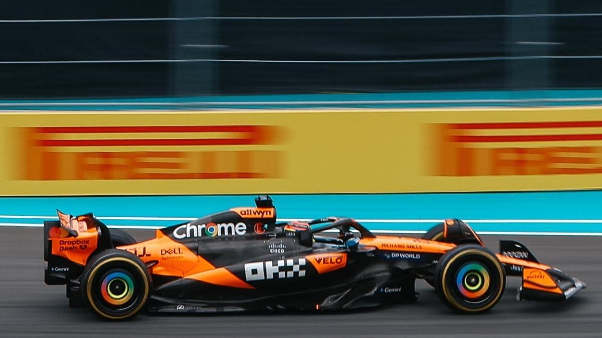 Oscar Piastri - McLaren MCL39 Formula 1 Team