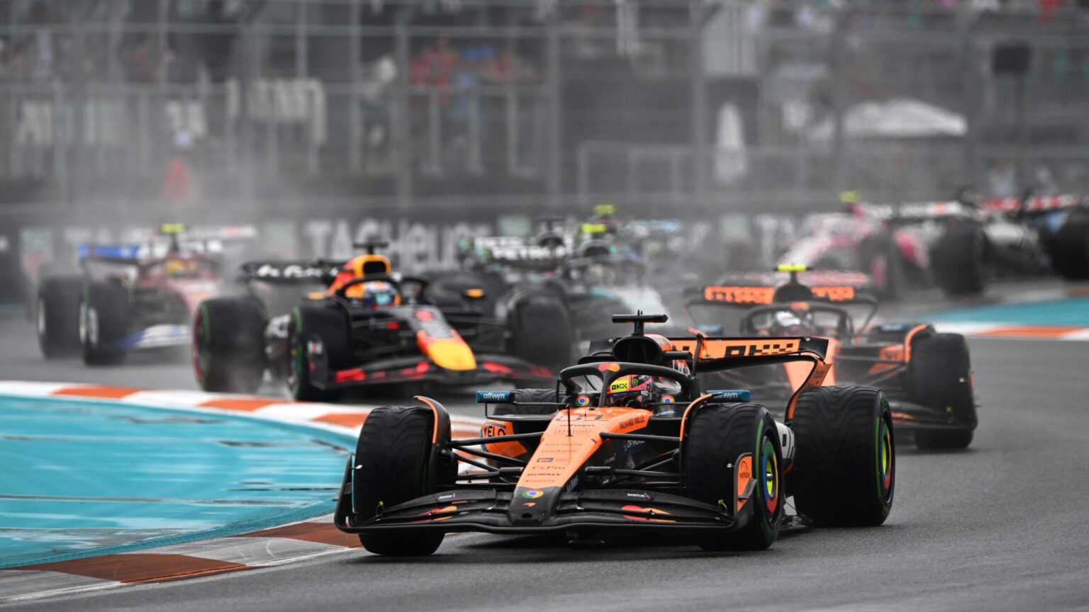 Oscar Piastri - McLaren MCL39 Formula 1 Team