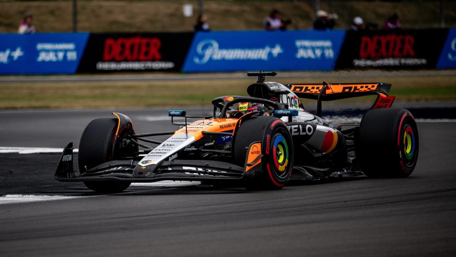 02 oscar piastri mclaren mcl39 formula 1 team