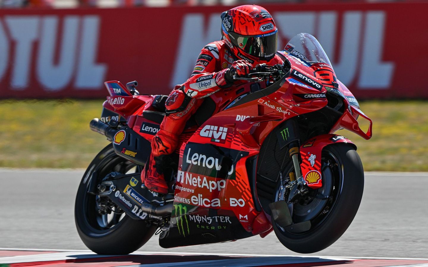 01 la victoria húngara amplió la ventaja de marc márquez sobre su hermano alex a 175 puntos