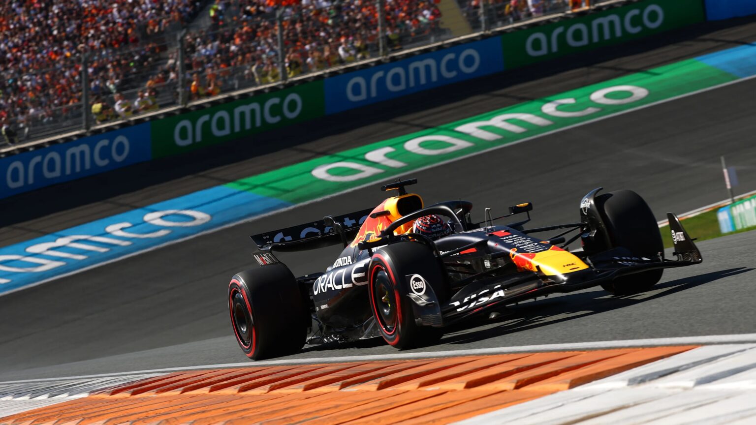 03ac el piloto de red bull racing, max verstappen, largará tercero frente a los aficionados en el gran premio de países bajos .