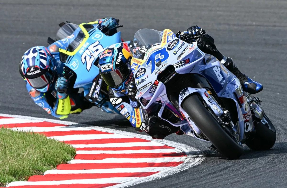 05 alez márquez y raúl fernández fueron otro de los duelos interesante en el gp de japon