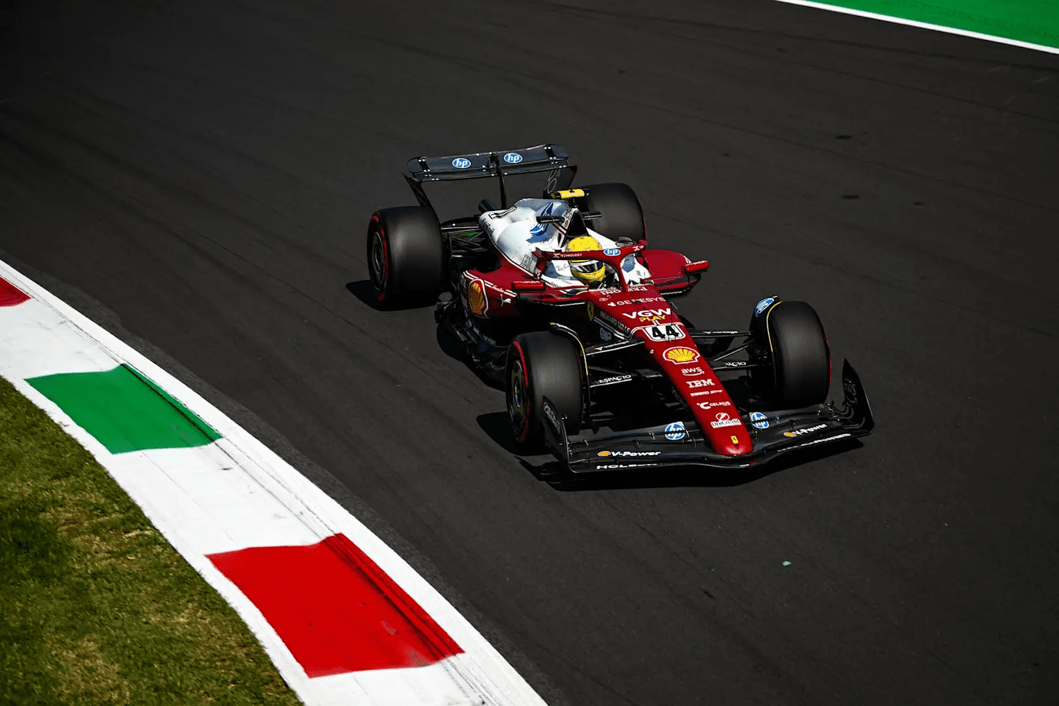 06 lewis hamilton largará 10mo tras las 5 posiciones de pelnalización.