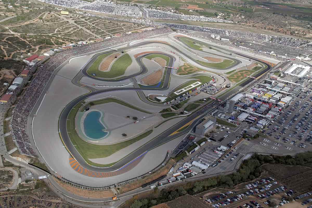 Vista aérea del Circuito Ricardo Tormo de Valencia, donde se aprecian el circuito y las instalaciones para eventos.
