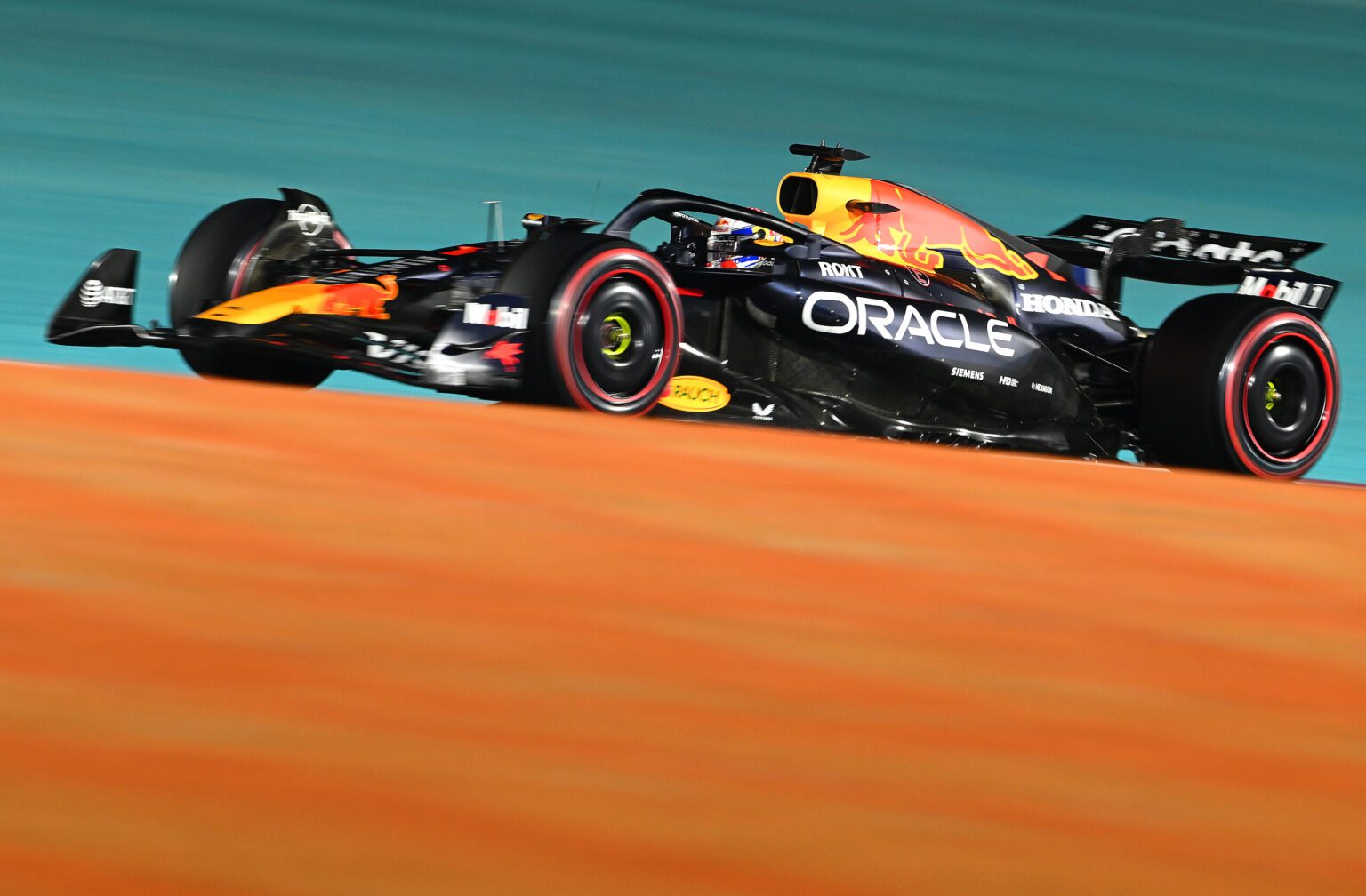 Max Verstappen - Oracle Red Bull Racing RB21