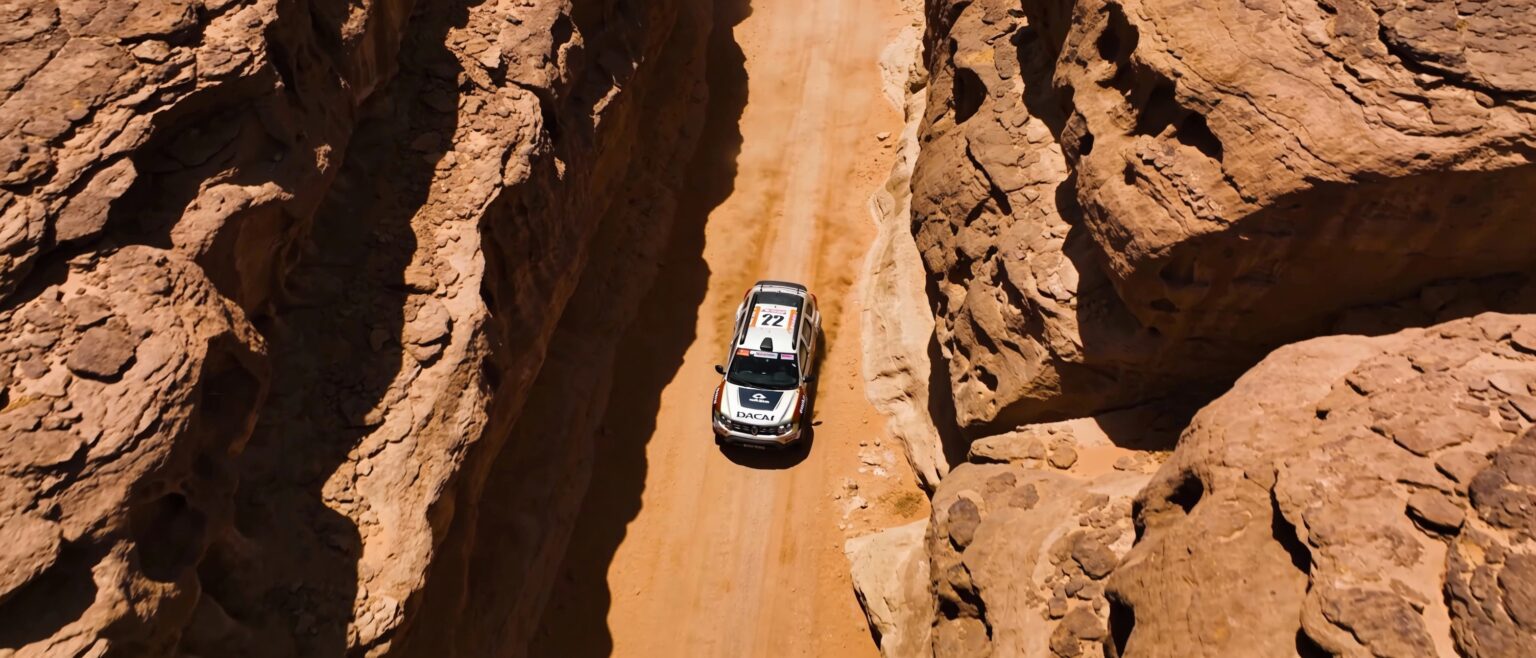 Nasser Al-Attiyah Dacia Sandriders supera las secciones de cañones para recuperar el liderato de la clasificación general después de la Etapa 2.
