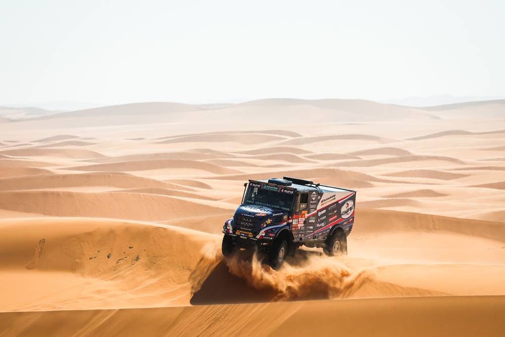 Mitchel Van Den Brink (MM Technology IVECO Dakar Evo4)