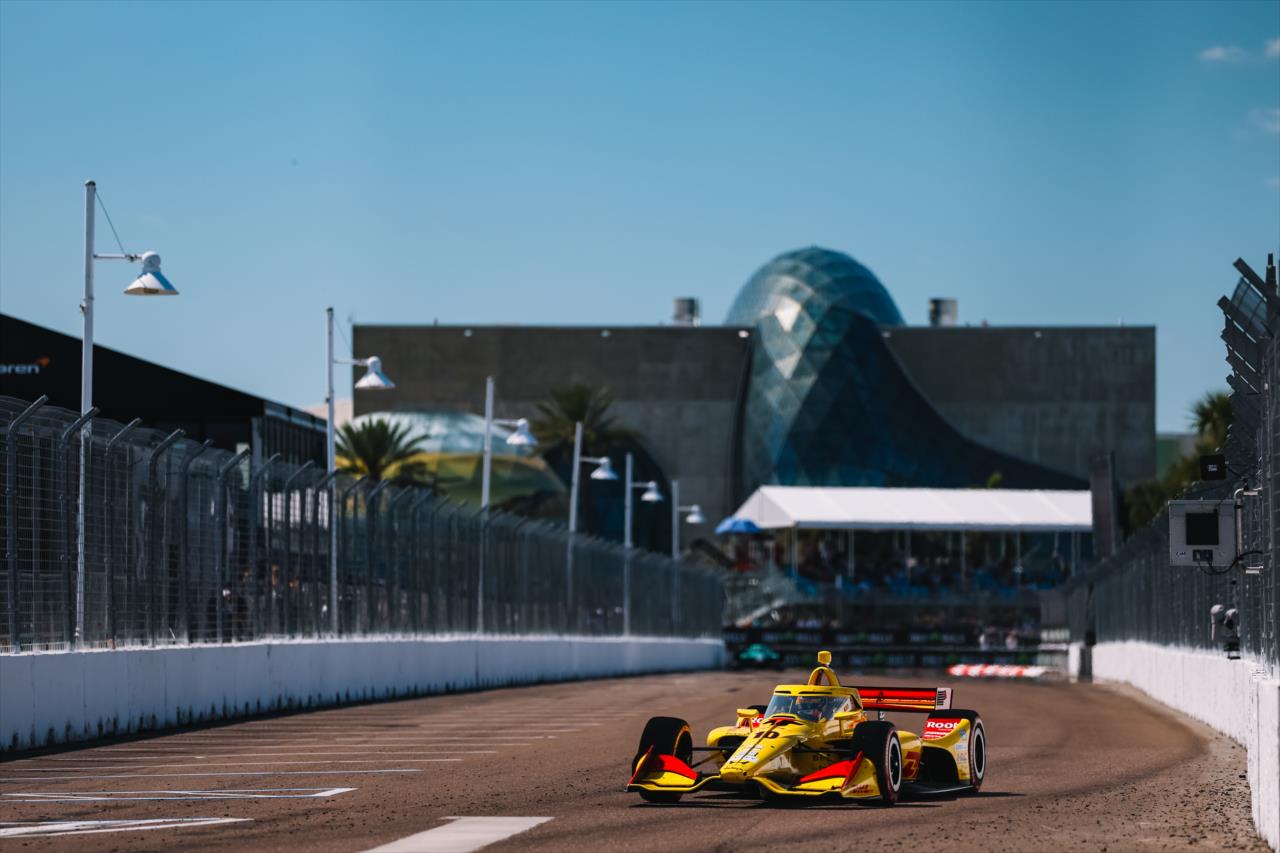 Alex Palou domina el GP de St. Petersburg logrando un gran triunfo