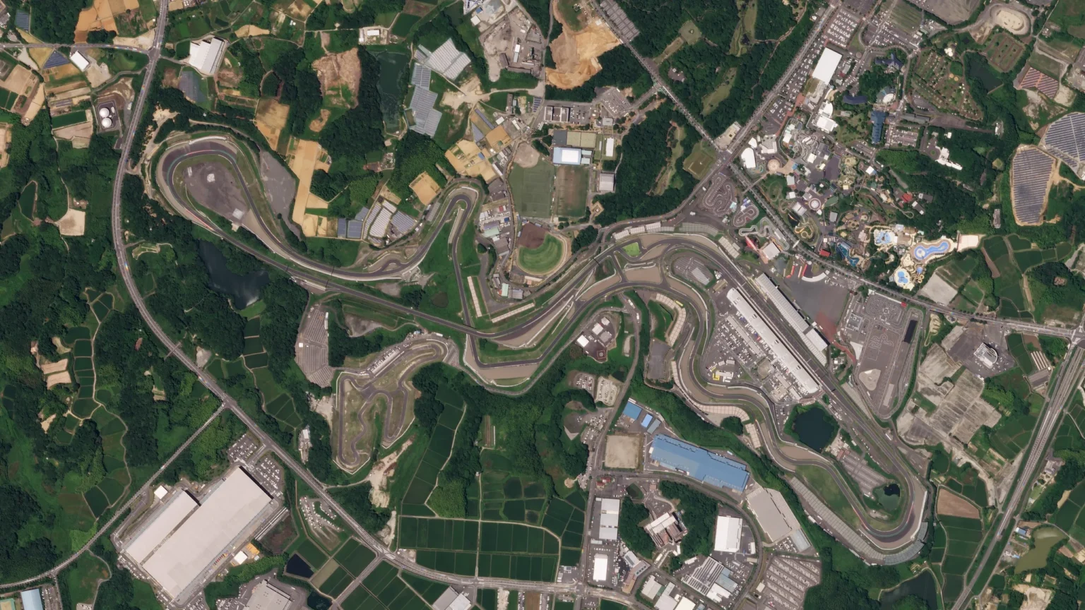 Vista aérea del Circuito de Suzuka y su icónico diseño en forma de ocho. El trazado japonés es uno de los más técnicos y exigentes del calendario de F1 .