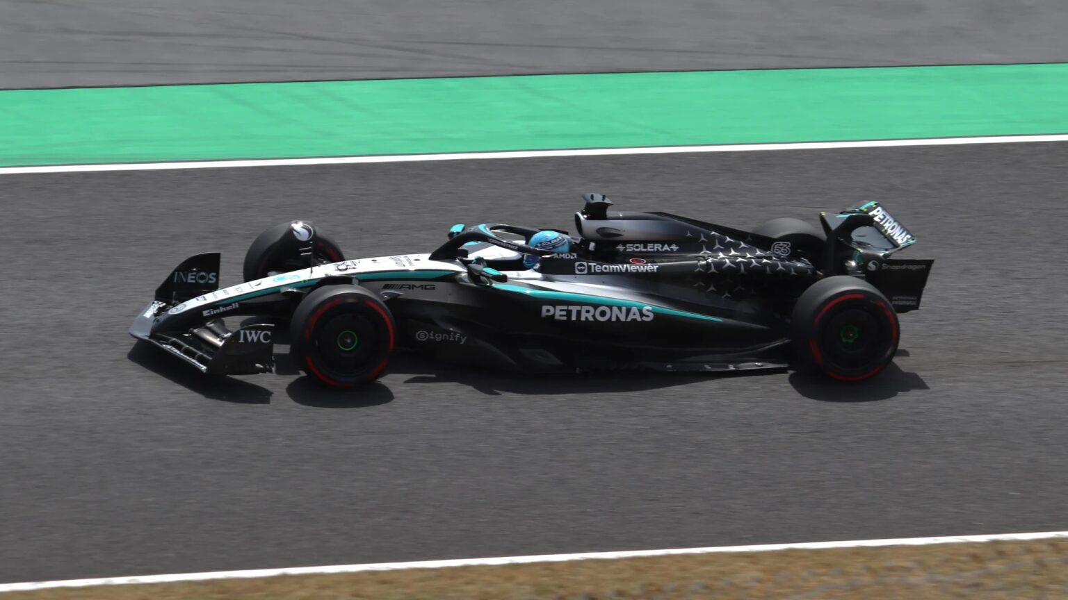 George Russell dominó en Australia con el W17. La eficiencia aerodinámica del Mercedes parece estar un paso por delante.