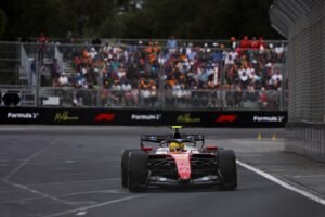 El británico Hamilton está muy contento con la nueva Ferrari que le permitió llegar en el cuarto lugar en la primera fecha