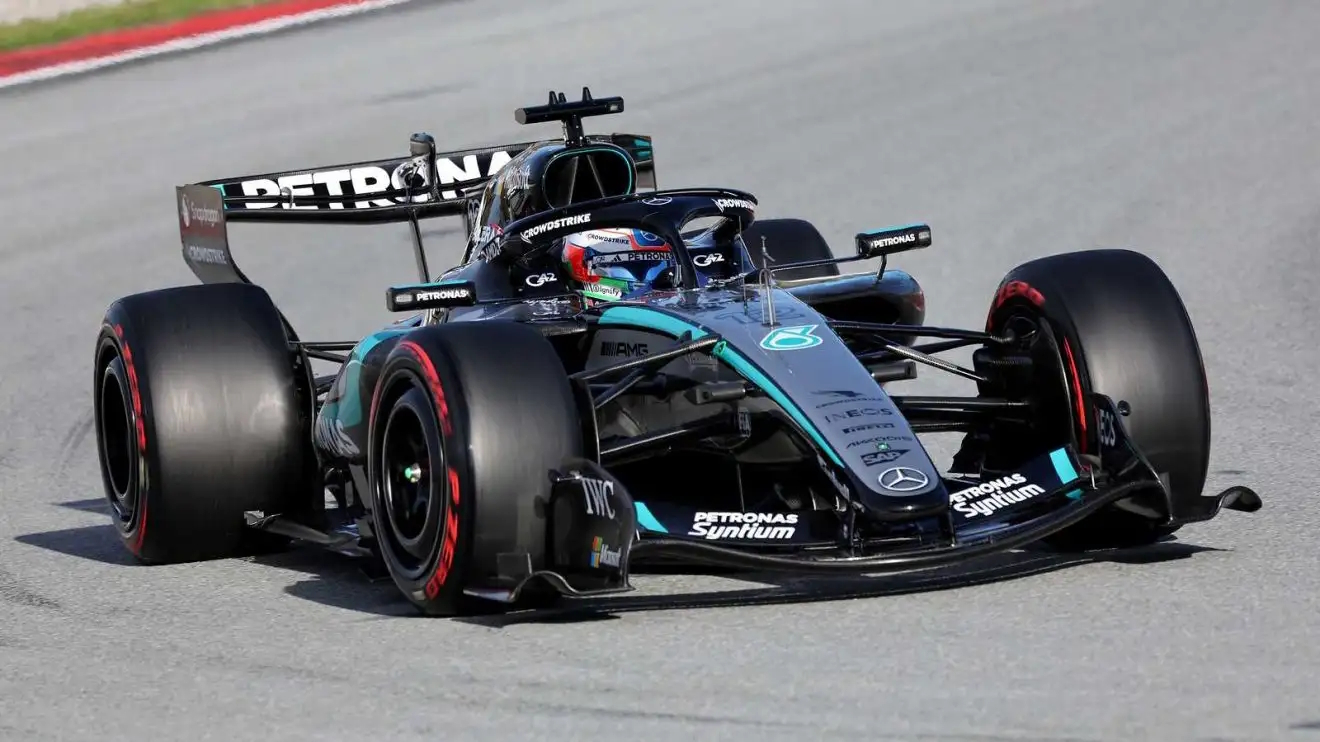 El Mercedes W17 de Andrea Kimi Antonelli, el monoplaza más dominante de la temporada 2026. El italiano debuta en Montreal como líder indiscutido con 100 puntos y tres victorias en cuatro carreras disputadas.