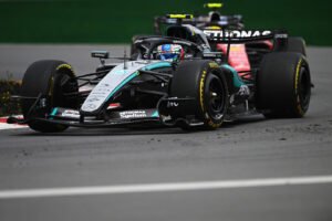 Andrea Kimi Antonelli celebra en el paddock de Montreal su cuarta victoria consecutiva en la temporada 2026. El piloto italiano de Mercedes, con apenas 19 años, consolida un liderato en el campeonato que ya nadie discute en el pelotón.