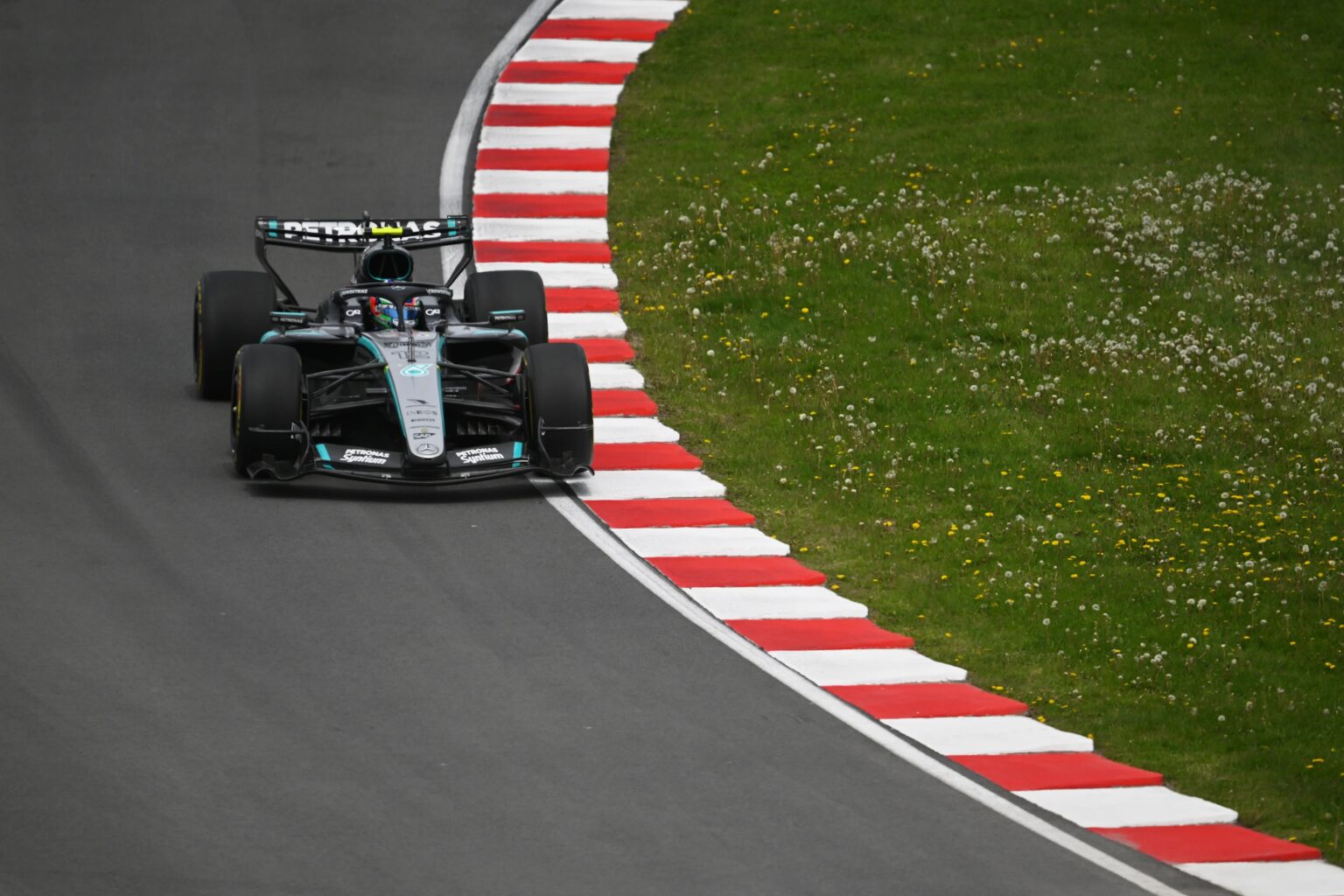 Kimi Antonelli con el Mercedes W17. El italiano de 19 años llega a Canadá como líder del Mundial tras tres poles y victorias seguidas, pero en el Sprint el guion no salió como esperaba.