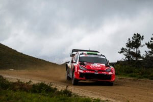 3º — Elfyn Evans (Toyota GR Yaris Rally1) (amplía ventaja en el campeonato de pilotos)