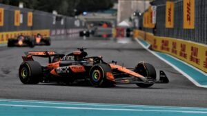 Oscar Piastri logra el tercer lugar en Miami marcando el retorno de McLaren a los primeros lugares.