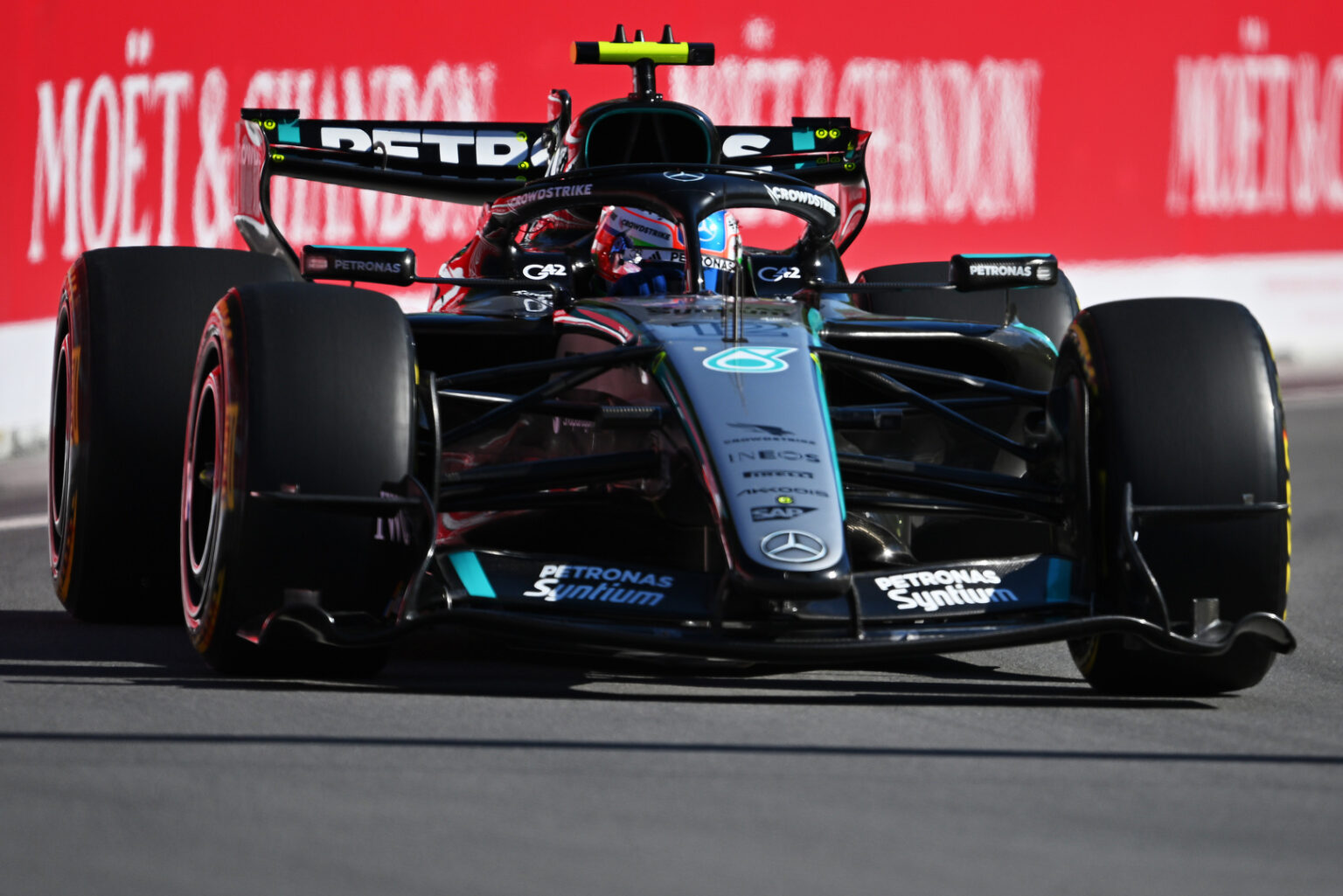 Kimi Antonelli no pudo superar a su compañero en Canadá y quedó a muy poca diferencia. Los dos Mercedes ocuparán mañana la primera fila
