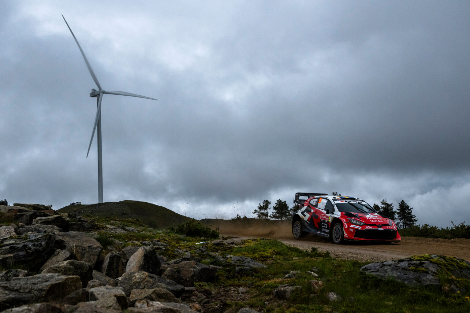 Oliver Solberg-Elliott Edmondson (Toyota GR YARIS Rally1)