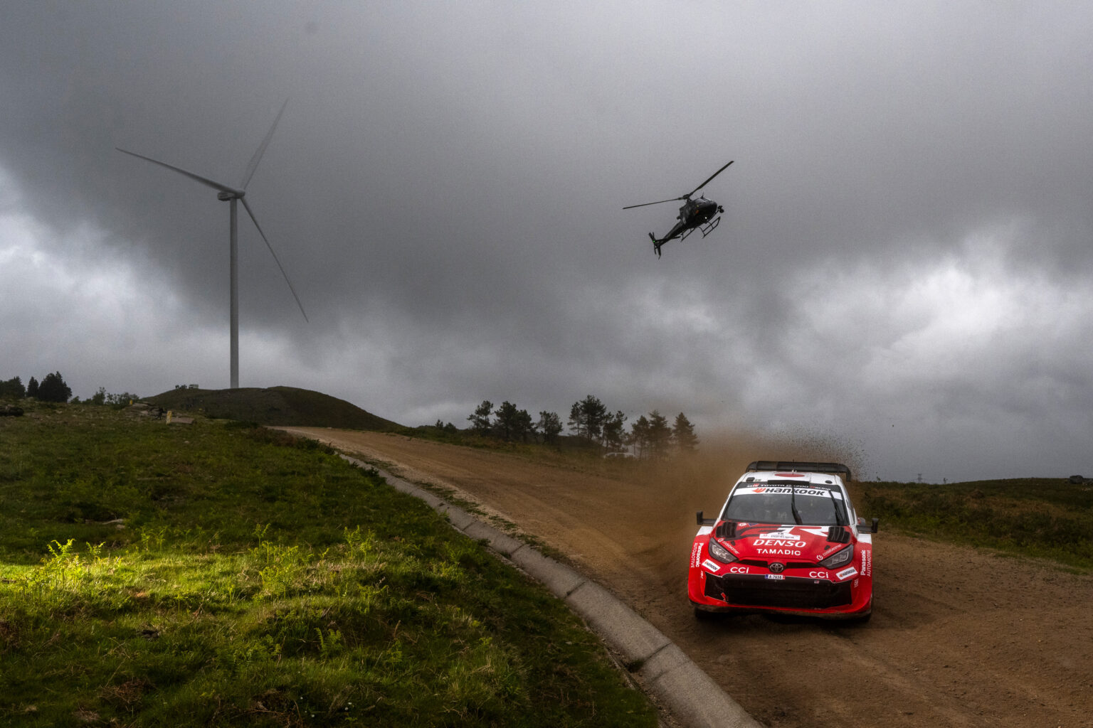Takamoto Katsuta (Toyota GR Yaris Rally1) (constante en el top 5, segundo en el campeonato)
