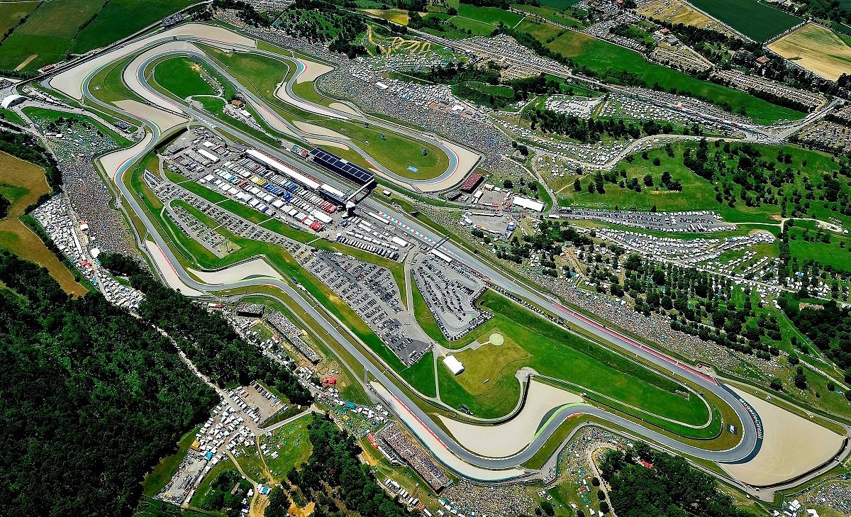 El Autódromo Internazionale del Mugello, rodeado de colinas toscanas, es el teatro perfecto para un capítulo decisivo del Mundial 2026.