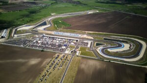 Vista aérea del Balaton Park Circuit, a 100 km de Budapest: 4.075 metros, 17 curvas, trazado antihorario y el circuito más lento del calendario
