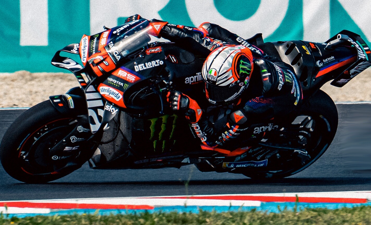 Marco Bezzecchi con su Aprilia Racing; el líder del Mundial llega a Brno sin haber sumado en Hungría