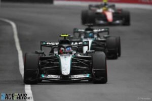 Andrea Kimi Antonelli llega a Spielberg como líder del campeonato con 156 puntos, pero con una ventaja reducida a 41 sobre Lewis Hamilton tras el abandono en Barcelona. El italiano de 19 años afronta su primera prueba de fuego real en 2026
