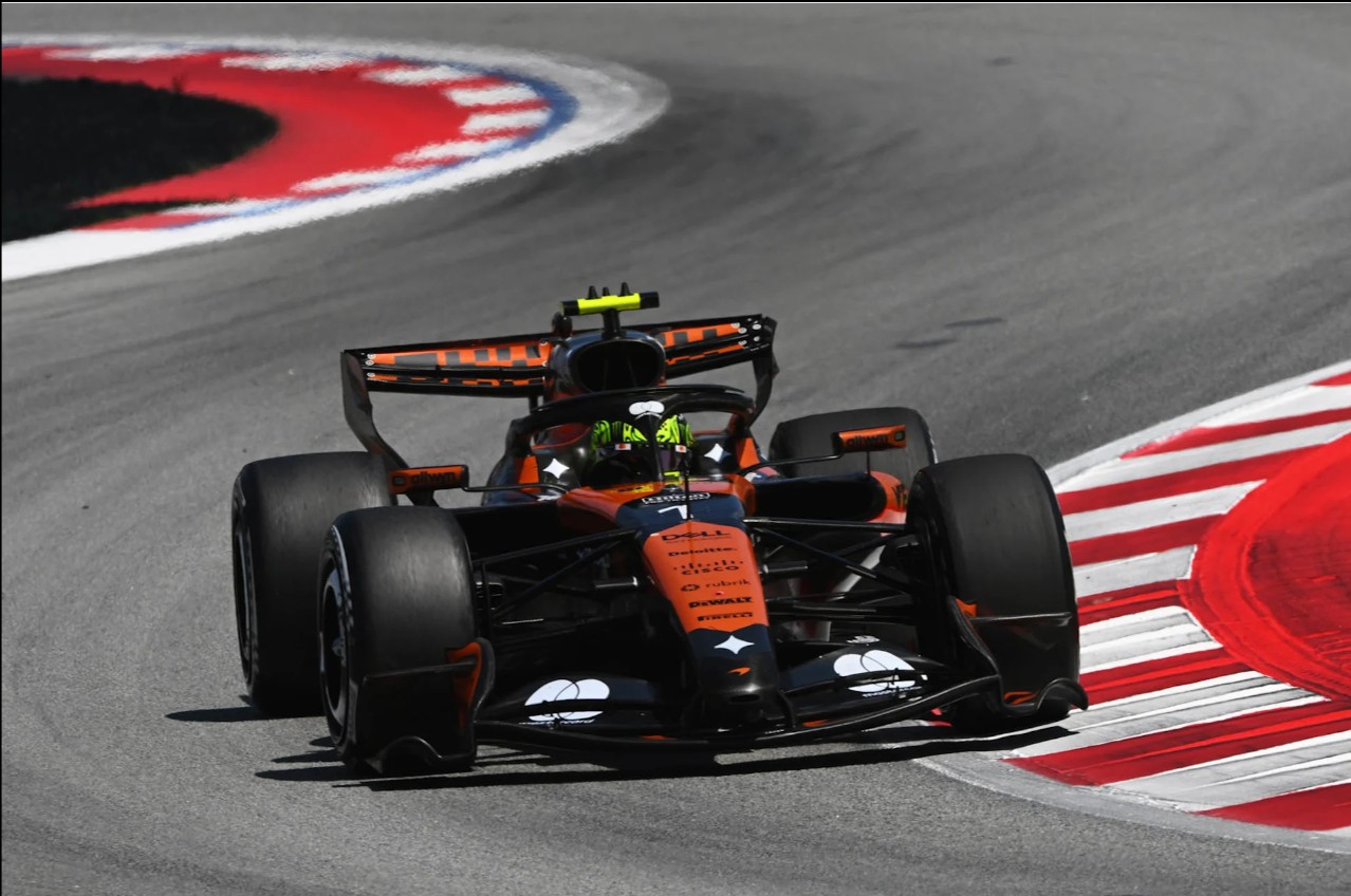 El actual campeón del Mundo, Lando Norris con McLaren, ocupó el último lugar del podio tras el abandono de Antonelli.