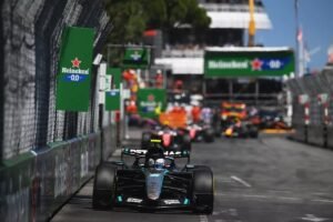 El Mercedes W17 de Antonelli navegando entre los muros de Mónaco con una precisión que dejó sin argumentos a todos sus rivales. Cinco segundos de margen a falta de 48 vueltas decían todo.