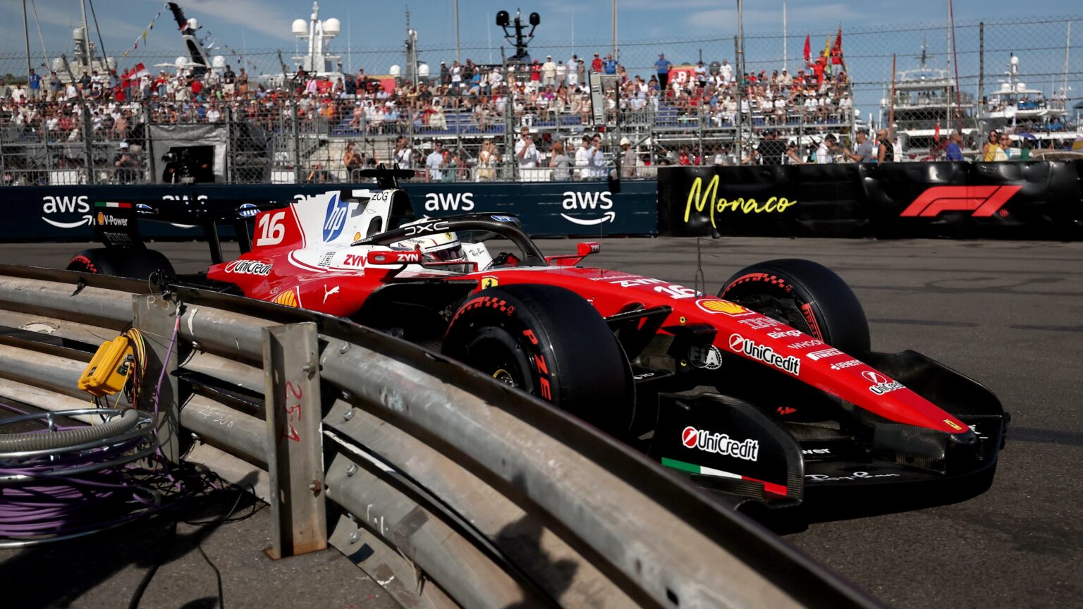 Charles Leclerc tocó el muro en Tabac durante su última vuelta lanzada de la Q3, rompiendo la suspensión del Ferrari SF-26. El monegasco, que había liderado las prácticas, arrancará cuarto en su Gran Premio de casa.