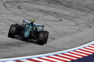 La parrilla de Silverstone reúne a cinco escuderías que corren en casa -Mercedes, McLaren, Williams, Haas y Aston Martin - donde esta última de la mano de Fernando Alonso tratara de dar vuelta en algo la mala temporada.