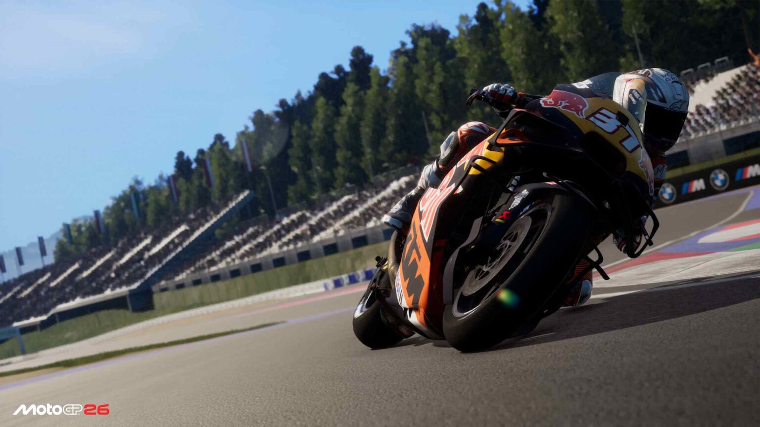Pedro Acosta a bordo de la KTM RC16 en pista; el de Mazarrón busca en Brno su primera victoria en MotoGP.