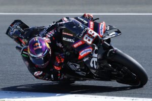 Jorge Martín con la RS-GP26: el campeón del mundo busca reducir los 17 puntos de desventaja frente a Bezzecchi en un circuito que exige adaptación constante.