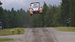 Las forestales finlandesas vuelven a poner a prueba los reflejos de los mejores pilotos del planeta.