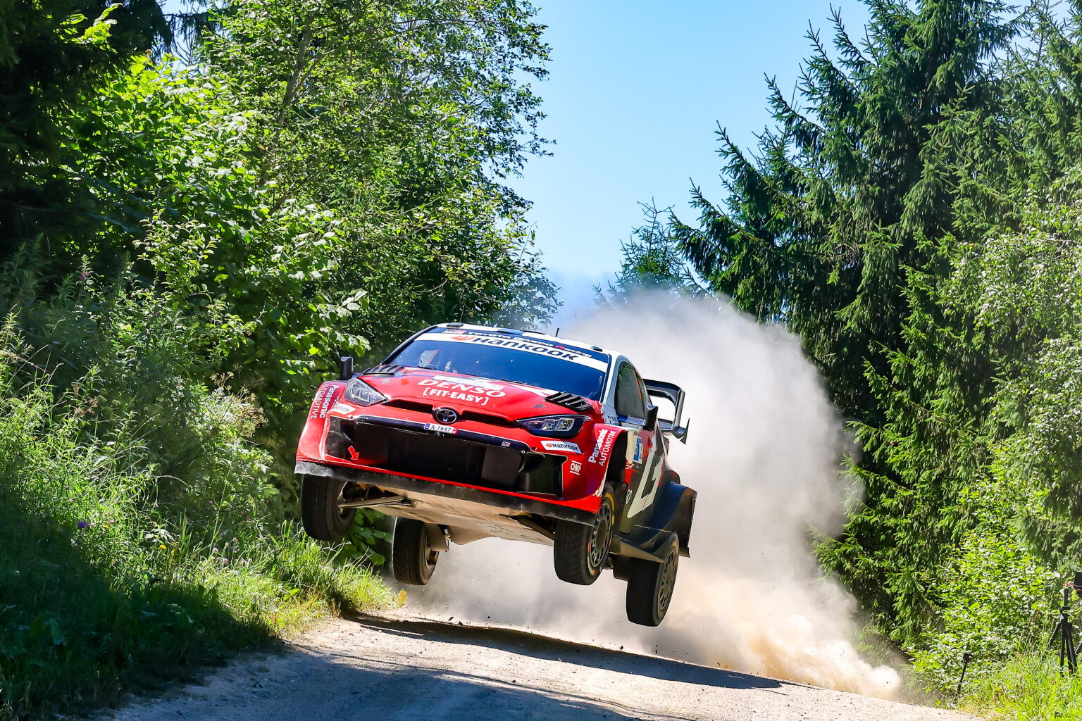 Sami Pajari, líder del Rally de Estonia tras un viernes sin errores al mando de su Toyota GR Yaris Rally1.