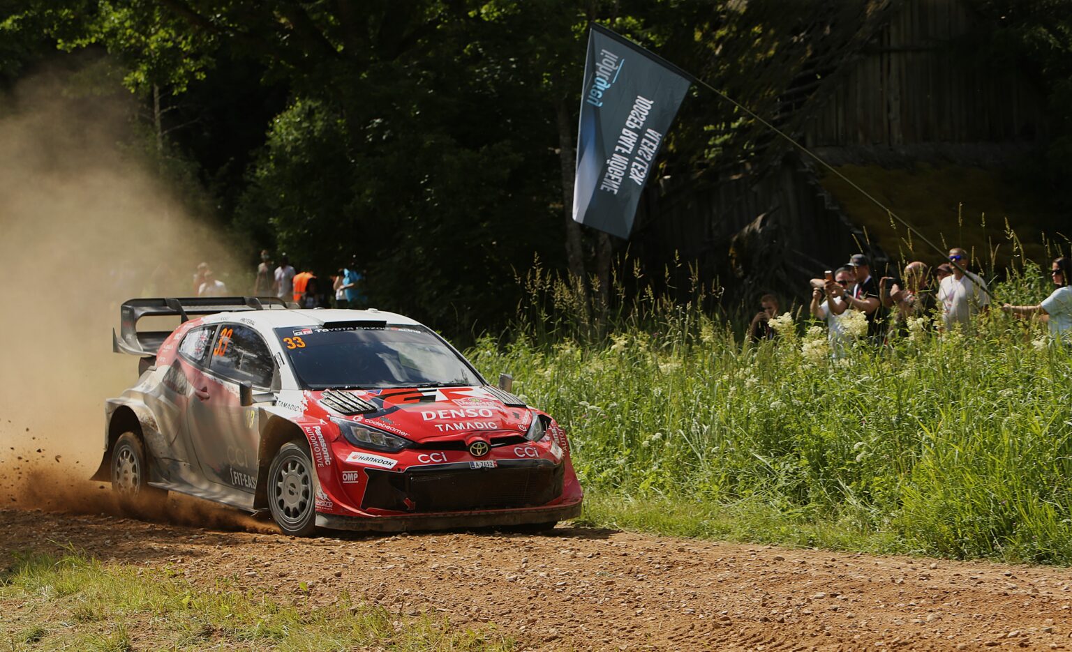 El GR Yaris Rally1 con la nueva librea de Toyota Gazoo Racing para la temporada 2026, la escuadra que llega a Estonia con cinco autos en ruta.