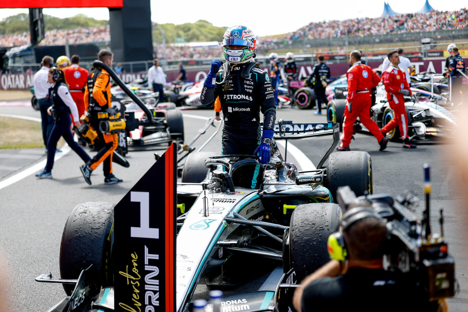 Doblete perfecto: victoria en el Sprint y pole para el Gran Premio en la misma jornada.