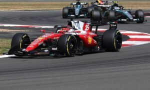 Charles Leclerc festeja en Silverstone la victoria número 250 de Ferrari en la Fórmula 1.