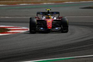 Lewis Hamilton fue segundo en la Sprint y largará mañana en el tercer lugar del Gran Premio de Gran Bretaña