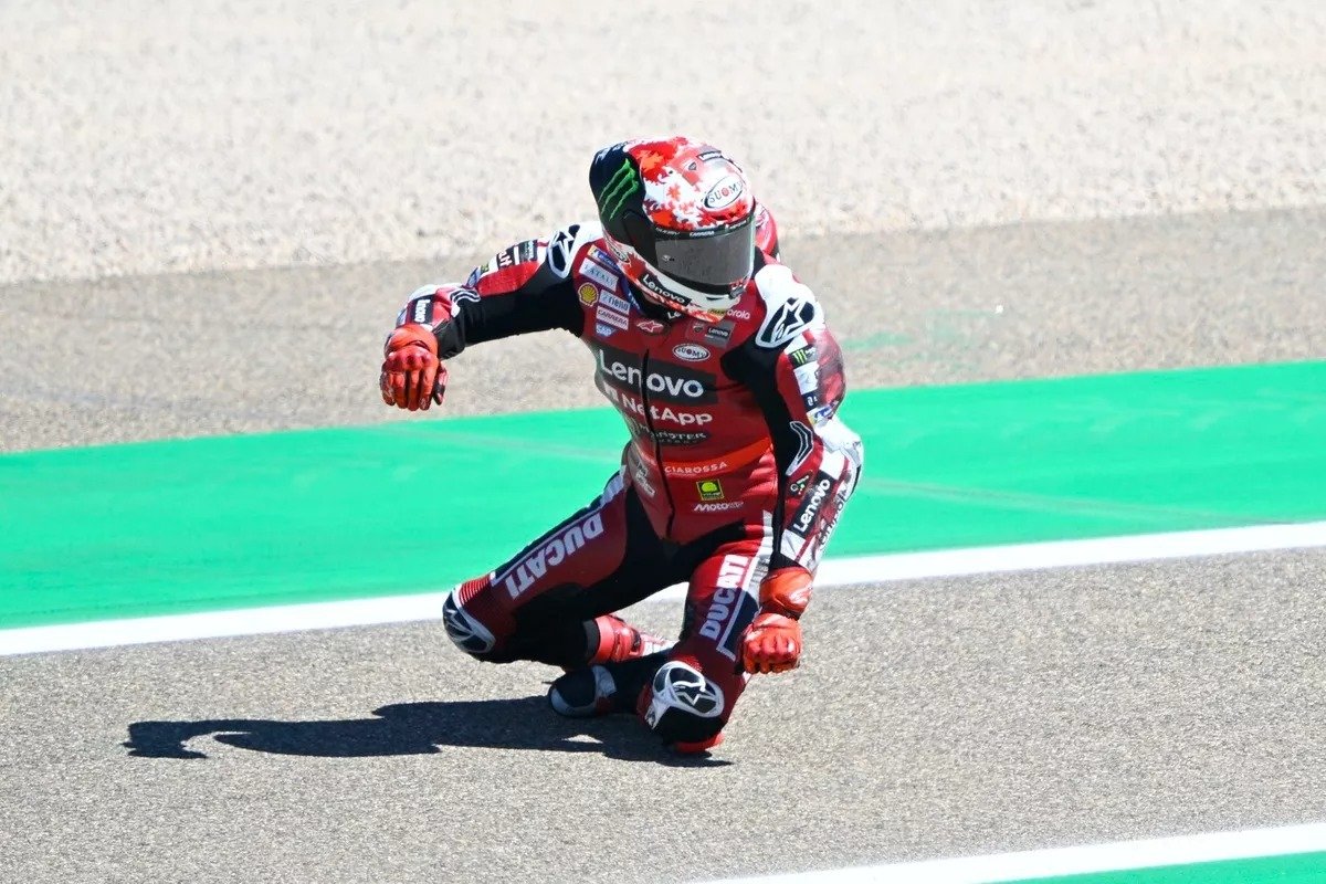 Ducati sufrió bajas propias Bagnaia y Morbidelli se fueron al suelo en la misma tarde