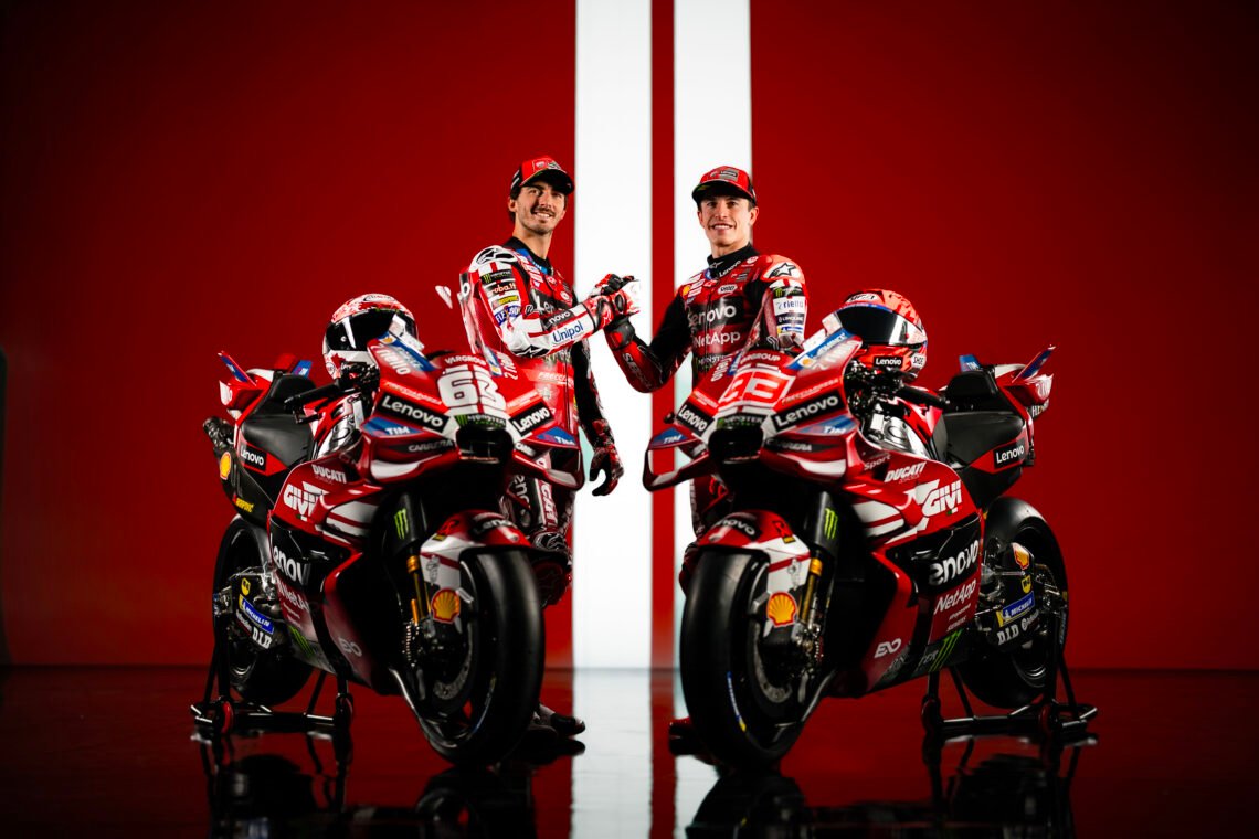 Un fin de semana con Bagnaia y Márquez, compañeros en el box del Ducati Lenovo Team, que llegan a Austria conociendo cada centímetro del trazado.