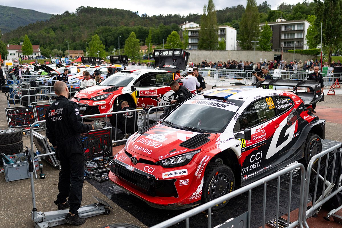 El parque de servicio concentra el trabajo de cinco unidades Toyota, la mayor flota del fin de semana