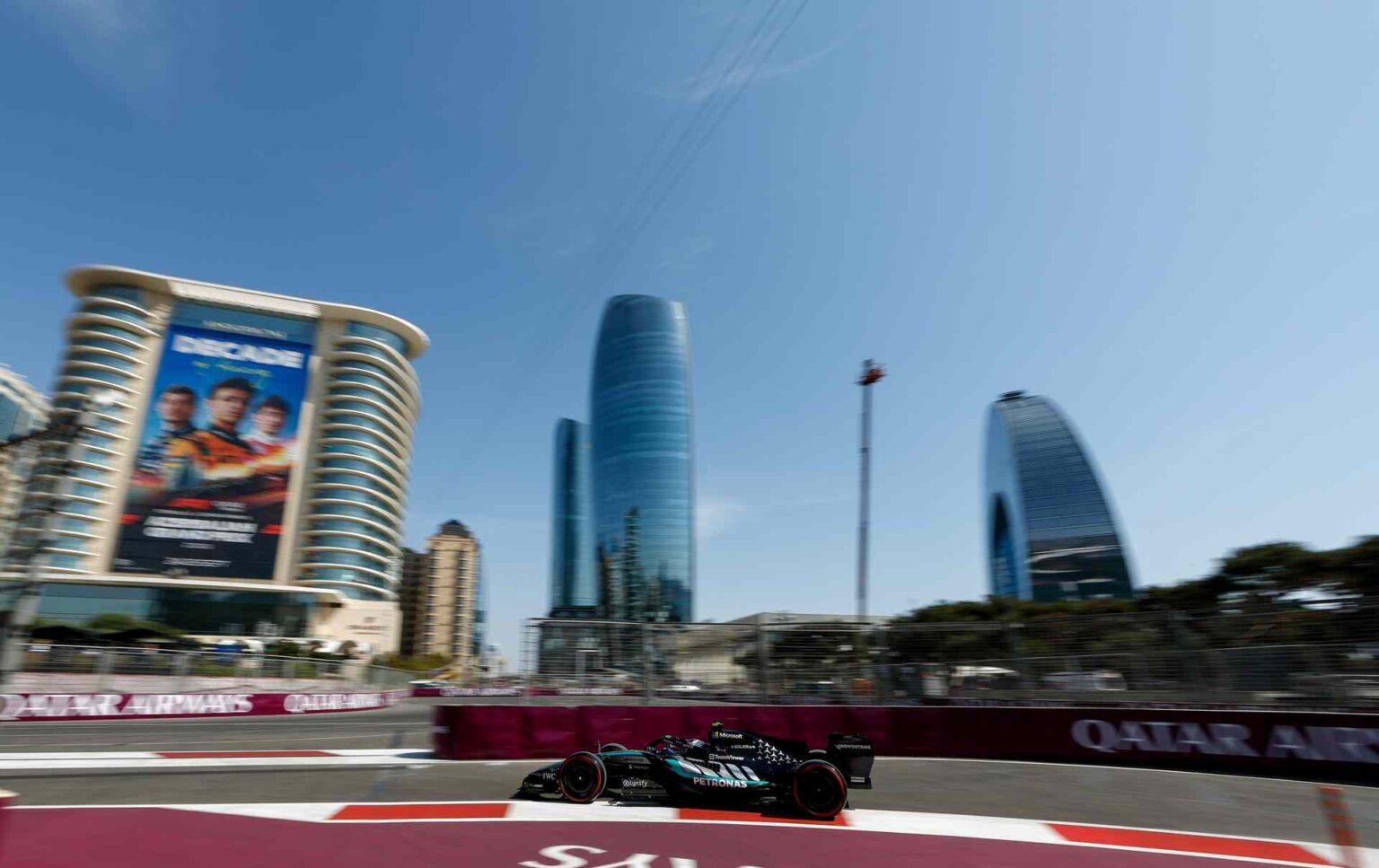El Mercedes de Kimi Antonelli Ttuvo serios daños tras el choque en la curva 1