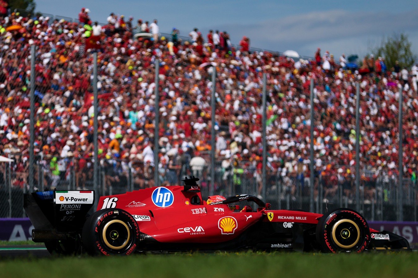 Los tifosi volvieron a llenar las tribunas de Monza esperando una pole que, otra vez, no llegó para Ferrari.
