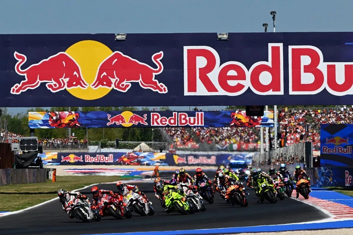 Vista general de la salida en el Misano World Circuit Marco Simoncelli