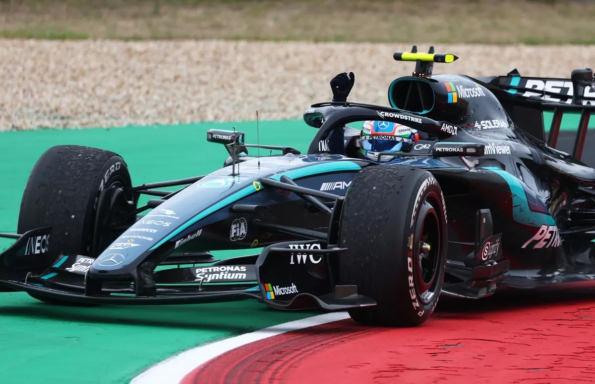 Kimi Antonelli lideró con el Mercedes W17 en Austin pole, victoria y la novena del año.