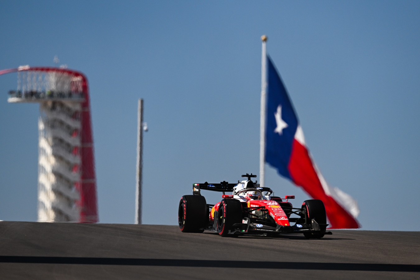 Charles Leclerc lideró la Q2 con 1m34s198, pero terminó cuarto en la clasificación.